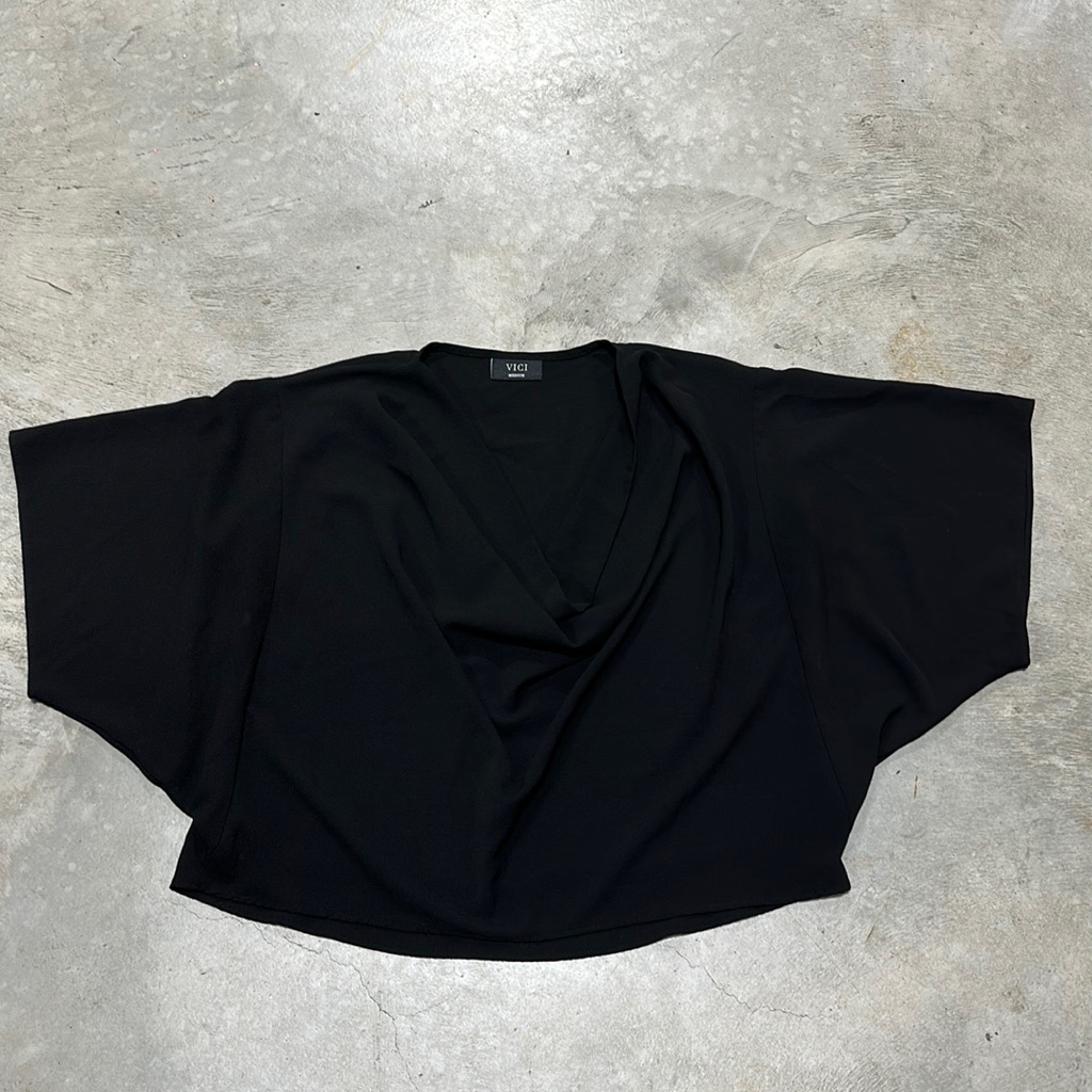 Black Scoop Neck Top  Vici Brand Size M  A62